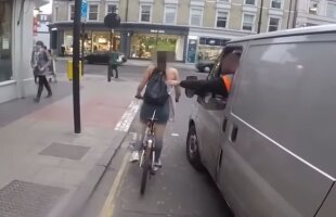 VIDEO Au agresat o biciclistă la semafor în miezul zilei! Ce s-a întâmplat două străzi mai încolo