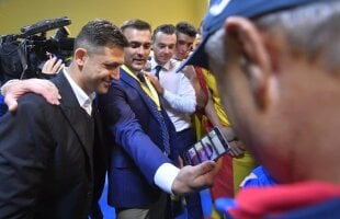 ROMÂNIA U21 LA EURO 2019 // FOTO Gest extraordinar în vestiar » Primul om pe care Rădoi a cerut să-l sune după calificare