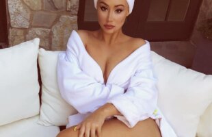 FOTO Iggy Azalea revine în centrul atenției cu o fotografie în care apare aproape goală!