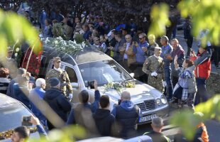 VIDEO + FOTO // Cei mai plânși cârlionți » Reportaj din Bănie pe ultimul drum al lui Ilie Balaci: "Cea mai lungă și grea zi a fotbalului oltean"