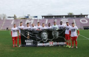 GALERIE FOTO Imagini emoționante de la Poli - UTA! Fanii și jucătorii au adus un ultim omagiu fanilor arădeni decedați