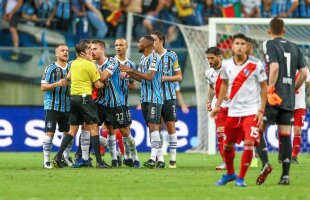 Poliția a intrat pe teren, 10 minute de haos! Deznodământ dramatic în prima semifinală din Copa Libertadores
