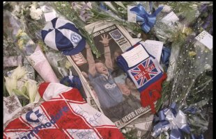 FOTO Octombrie plin de suferință » Coincidență cutremurătoare: fotbalul britanic, lovit de o tragedie asemănătoare celei de la Leicester » Cum a murit vicepreședintele lui Chelsea în urmă cu 22 de ani