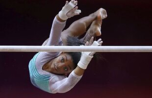 Record egalat » Simone Biles a mai luat azi două medalii la Mondialele de la Doha și a atins o bornă fantastică 
