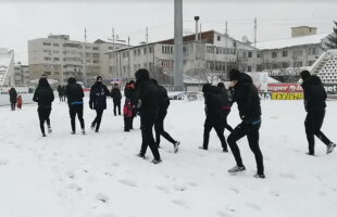 FOTO&VIDEO Botoșani - FCSB e în pericol! Zăpada e până la glezne, iar oficialii echipei cheamă fanii de urgență la stadion