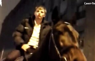 VIDEO Petrecere sălbatică în Rusia » Un fost fotbalist celebru, surprins în ipostaze halucinante: a plecat pe cal dintr-un club de striptease!