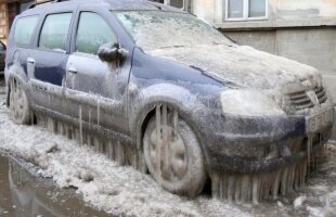 Freezing rain » Cum să dezgheți parbrizul și ușile mașinii în mod eficient?