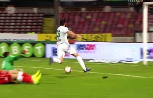 DINAMO - CHIAJNA // VIDEO + FOTO Gafă în lanț la golul grecului Papazoglou » Conaționalul Koutroumpis a alergat în zadar pe lângă mingea care se scurgea în poartă