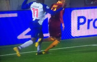 PORTO - ROMA // FOTO Cuneyt Cakir n-a dictat penalty la ultima acțiune! Italienii contestă decizia luată cu ajutorul VAR