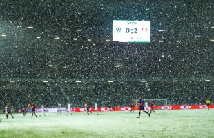 FOTO + VIDEO // HANNOVER - LEVERKUSEN // Imagini incredibile în Germania: meci întrerupt din cauza ninsorii abundente