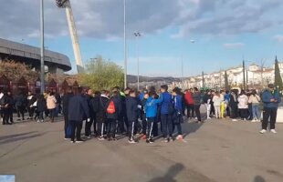 SPANIA U21 - ROMÂNIA U21 // VIDEO 2.000 de români în tribune la Granada » Dialog haios la porțile arenei
