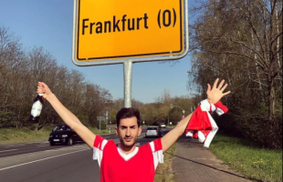 FRANKFURT - BENFICA // FOTO Deplasare cu năbădăi » Un fan portughez a mers în alt Frankfurt :) 