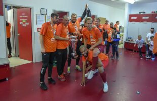 CFR CLUJ, CAMPIOANA ROMÂNIEI // VIDEO+FOTO 40 de imagini de colecție de la petrecerea lui CFR Cluj + Dan Petrescu a cântat cu lăutarii: „Vă spun cum stă treaba, cu Steaua jucăm degeaba” 