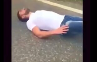 VIDEO „Virusul” Tamaș lovește și în România » Imagini ȘOCANTE: Andrei Crețu, fostul atacant al Rapidului, se prăbușește după ce suflă în etilotest!