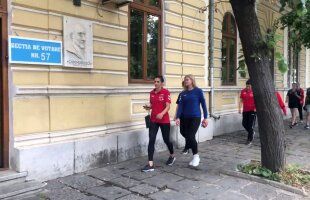 ALEGERI EUROPARLAMENTARE ȘI REFERENDUM 2019 // VIDEO Crina Pintea și jucătoarele din naționala de handbal feminin au mers să voteze: „Am mers la urne pentru că fac parte din generația care va trăi în România după aceste alegeri”