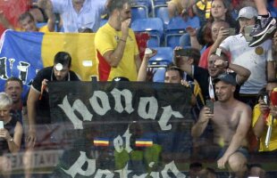 ROMÂNIA U21 // FOTO Ce nu s-a văzut la TV: suporterii români au protestat la Campionatul European împotriva lui Michel Platini: „Au revoir!”