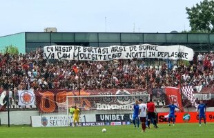 RAPID - FARUL 0-0 // FOTO Ultrașii Rapidului, 4 mesaje ironice pentru constănțeni: „Ați vândut porumb cu sare s-aveți bani de deplasare”