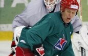 Marele Slava Fetisov s-a întors pe gheaţă la 51 de ani!