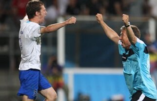 Iulian Apostol: "Nu ne cîntaţi Prohodul, se poate şi fără Dan Petrescu"