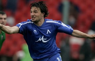 Superpuştiul lui BUIA ar putea ajunge la AS ROMA! Antrenorul lui îl compară cu PANDEV!