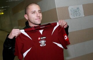 FOTO / Beljici a ajuns la Bucureşti: "Sînt bucuros că voi juca la o echipă mare"