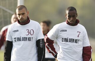 Rapidiştii nu ştiu de cînd nu au mai luat bani » Goana după extrase