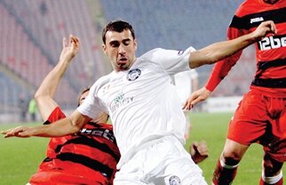 Varga, tentat de Poli