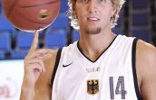Super Dirk Nowitzki a depăşit bariera celor 20.000 de puncte în NBA!