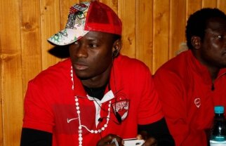 Fanii către Ganea: "Bagă-l pe N'Doye, poate se rătăcește" :D