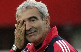 Un puşti de 8 ani se vede mai bun ca Domenech :D