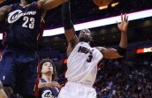 VIDEO / Şoc cu scîntei între LeBron James şi Dwyane Wade!