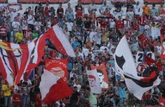 Promotie la Dinamo: iei un abonament, primesti un tricou!