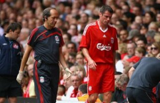 Carragher are probleme la aductori cu săptămînă înaintea meciului cu Unirea
