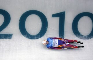 Violeta Strămăturaru s-a lovit violent la 140 km/oră de zidul pîrtiei de sanie şi nu va mai participa la JO!