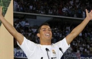 Cristiano Ronaldo: "Sînt obişnuit să fiu provocat, asta se întîmplă pentru că sînt un fotbalist special" ;)