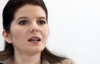 Monica Iacob Ridzi are dreptul să fie ascultată de Comisia juridică