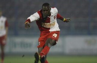 N'Doye mizează pe Unirea: "Ce dacă se joacă pe Anfield?! Şi ei au tot două porţi" :D