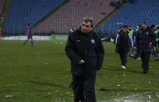 Dragomir: "Cine mai intră cu bannere pe stadion, puşcărie minim 3 anil!"