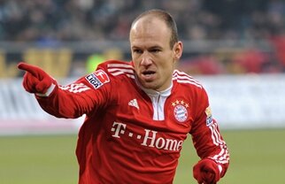 Robben ştie bine nu doar cu mingea » A gonit hoţii cu cuţitul!
