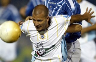 Rapid se întăreşte pe benzi » Vine Ciz, urcă Bozovici