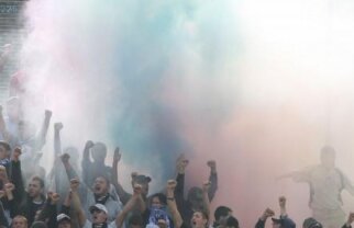 Protest al galeriei la arena "Ion Oblemenco" în timpul meciului cu Gaz Metan!