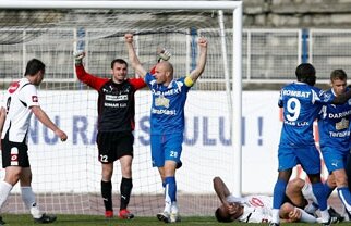 FOTO / Gloria a învins cu 2-1 la Alba Iulia şi se depărtează de retrogradare