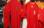 "Naţionala" şi-a lansat azi noul echipament. Vezi imagini cu tricourile!