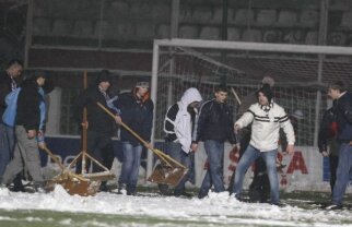 Pînă la ora 20:00 trebuie degajat terenul de zăpadă