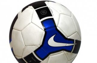 Ghiceşte scorul la Unirea Alba-Iulia - Rapid şi poţi cîştiga o minge NIKE originală!