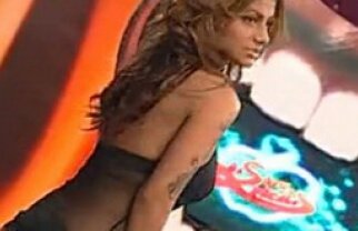 Streaptease pentru oamenii de fotbal la Capatos