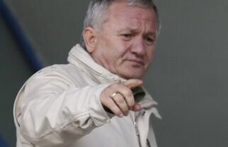 Porumboiu: "Nu avem echipă, nici cînd am promovat nu am jucat aşa prost"