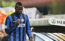 Balotelli la Londra pentru a-i cere iertare lui Mourinho!