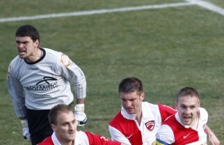 FOTO / Dinamo cîştigă la Galaţi după un meci extrem de disputat