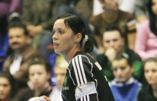 Interul lui Gyor, Aurelia Brădeanu, despre semifinala Ligii cu Oltchim: "Şansele sînt egale"